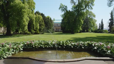 Vista-Panorámica-Del-Jardín-Real-En-El-Castillo-De-Praga-En-Praga,-República-Checa
