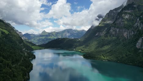 Natürliche-Schönheit-Des-Reiseziels-Schweiz,-Aufgenommen-Mit-Einer-Drohne