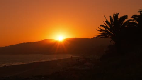 Wunderschöner-Sonnenuntergang-Am-Strand-Im-Palisades-Park-Santa-Monica---Los-Angeles,-Kalifornien