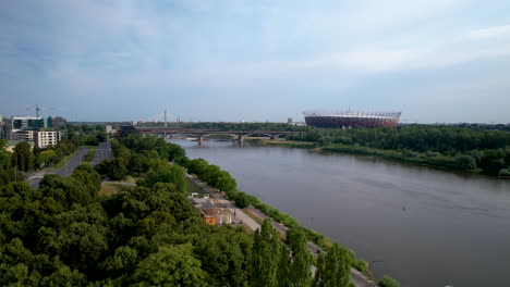 Estadio-Nacional-De-Varsovia-Construido-Para-La-Competición-De-Fútbol-Euro-2012-Sobre-El-Río-Vístula