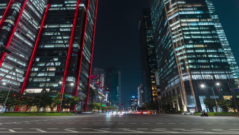 Busy-Night-Car-Traffic-Time-Lapse-on-Yeoui-daero-in-Yeouido-Business-DIstrict-of-Seoul-Next-to-Parc