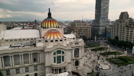 Himmelshohe-Kunst:-Palast-Der-Schönen-Künste-Durch-Drohnenlinsen,-Mexiko-Stadt
