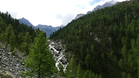 Val-Ventina-Im-Valmalenco-Tal-In-Der-Sommersaison