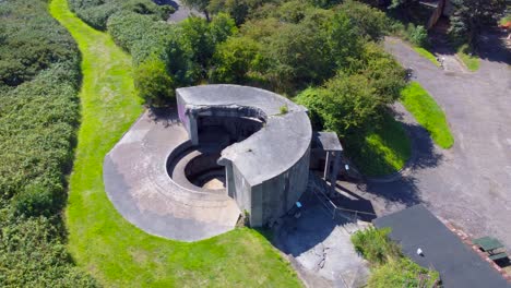 Ancient-Gun-Emplacement-At-The-Beacon-Hill-Battery-In-Harwich,-Essex,-England