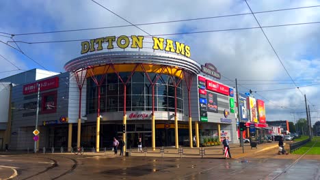 Daugavpils-Stadtzentrum-Einkaufszentrum-Ditton-Nams-Lettland-Außenansicht