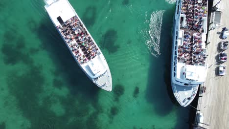 Aerial-shot-of-boat-docking