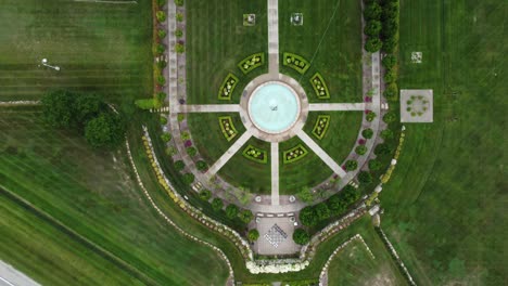 Luftaufnahme-Des-Schlossbrunnens