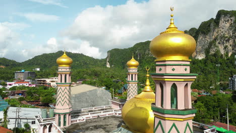 Mezquita-De-Ao-Nang,-Distrito-De-Krabi,-Tailandia