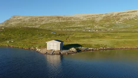 fisher-hut-with-tent-in-norway