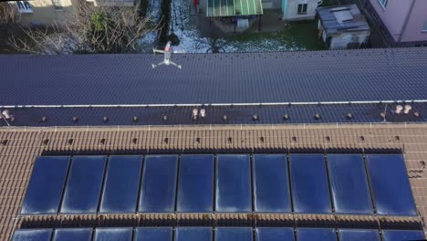 Drohne-über-Dem-Dach