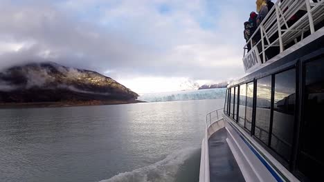 Bootsfahrt-Auf-Dem-See-Zum-Perito-Moreno-Gletscher-In-Patagonien,-Argentinien