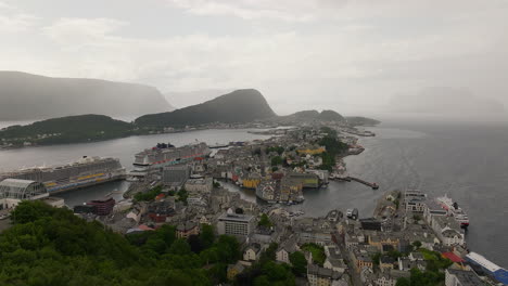 Ålesund-on-West-coast-of-Norway-at-entrance-to-the-Geirangerfjord