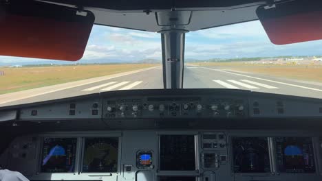 Real-time-view-of-an-Airbus-taking-off,-shot-from-the-cockpit,-as-seen-by-the-pilots