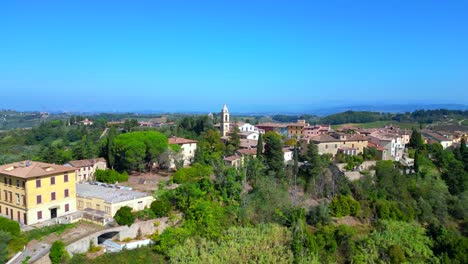 Fantástica-Vista-Aérea-Superior-Vuelo-Toscana-Pueblo-Medieval-Región-Vitivinícola-Mediterránea-Panorama-órbita-Drone