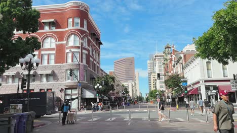 Pedestrian-zone-in-historical-quarter-Gaslamp-with-beautiful-architecture,-Downtown-San-Diego