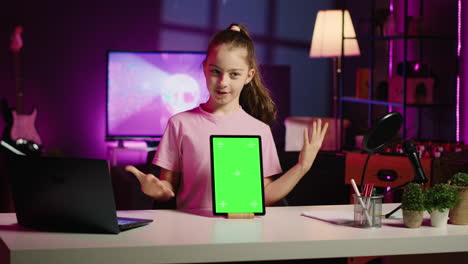 Young-kid-star-does-influencer-marketing,-urging-followers-to-purchase-chroma-key-device