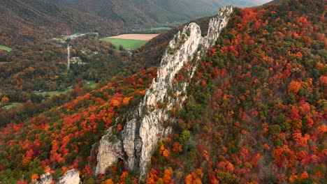 Wide-shot-of-a-hyper-lapse-at-Seneca-Rocks-West-Virginia-peak-autumn-colors