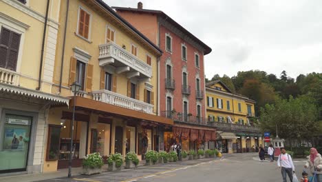 Colorfoul-Villas-in-Bellagio-Town-near-Lake-Como