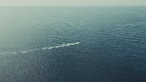 Boote-Schwimmen-Im-Türkisfarbenen-Ionischen-Meer
