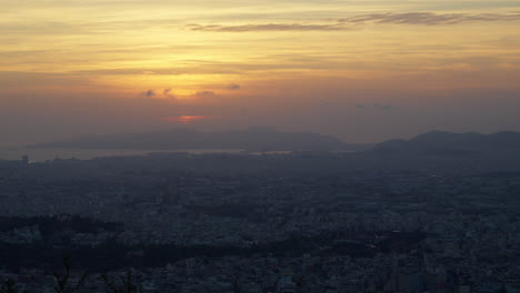 Skyline-Von-Athen-In-Der-Abenddämmerung-Mit-Goldenem-Himmel