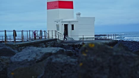 Focusrack-from-black-rocks-to-old-lighthouse