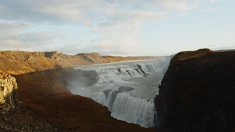 Zeitraffer-Des-Wunderschönen-Gullfoss-Wasserfalls-In-Island