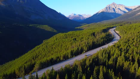 Spektakuläre-Aussicht-Auf-Die-Kanadischen-Rocky-Mountains-Vom-Banff-Nationalpark-Kanada