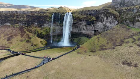 Wasserfall-Seljalandsfoss-In-Island-4K-Drohnenaufnahmen