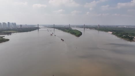 Stadtbild-Von-Hanoi-In-Vietnam-Und-Dem-Roten-Fluss-Unter-Der-Nhat-Tan-Brücke