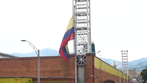 Kolumbianische-Flagge-Am-Unabhängigkeitstag-Gehisst