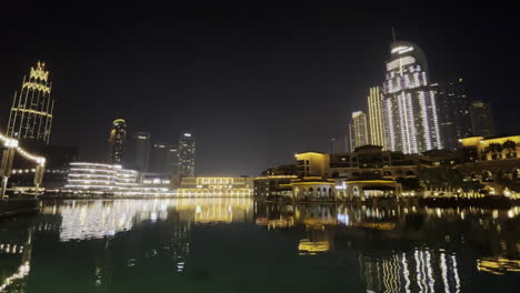 Atemberaubende-Aussicht-Auf-Den-Burj-Khalifa-Lake-Dubai-Vereinigte-Arabische-Emirate-4k
