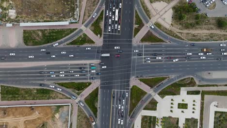 Traffic-On-Intersecting-Urban-Roads-In-Astana,-Kazakhstan