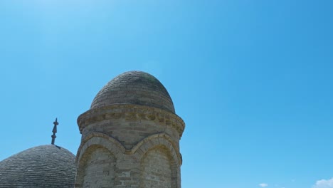 Backstein-Minarett-An-Der-Fassade-Des-Arystan-Bab-Mausoleums-In-Kasachstan