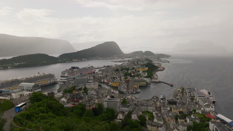 Cruise-ships-docked-at-scenic-tourist-town-of-Alesund-in-Norway