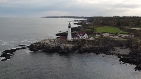 Portland-Head-Light-Lighthouse-In-Maine,-Tracking-Aerial-Shot