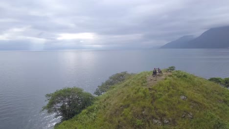 Lake-Tobasee-Nord-Sumatra-Medan-Drohnenaufnahme-4K