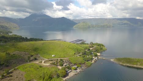 Lago-Toba-Sumatra-Del-Norte-Medan-Drone-Aéreo-4K