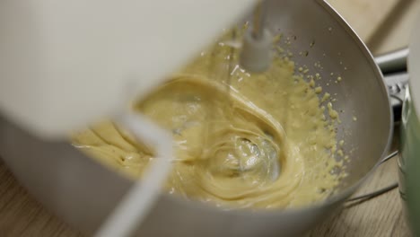 -Making-mayonnaise-with-a-robot--Close-up--4K-29,97-fps--Shot-on-Canon-R5C