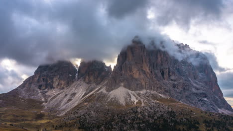 Time-Lapse-of-Dolomites-mountain-in-Italy