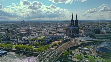 Cologne-Cathedral-and-the-city-beyond