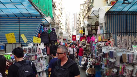 Tung-Choi-Street-Ladies’-Market-is-1-Kilometre-stretch-of-stalls,-Hong-Kong