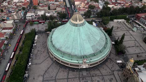 Basílica-De-Guadalupe-En-La-Ciudad-De-México