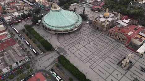 Hyperlapse-drone-video,-Atrio-de-las-Américas-in-the-Villa-de-la-Basílica-of-Guadalupe-in-Mexico-City