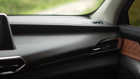 modern-car-interior,-Dashboard,-Maxus-D90