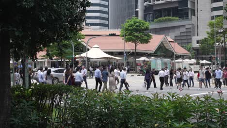 Lunchtime-Workers-Crossing-Raffles-Quay-With-Telok-Ayer-Market-In-Background-In-Singapore