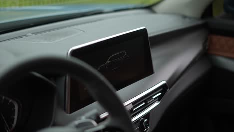 modern-car-interior,-car-steering-wheel,-Maxus