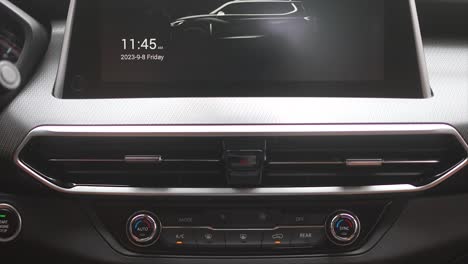 modern-car-interior,-air-conditioning-and-modern-car-display,-Maxus-D90