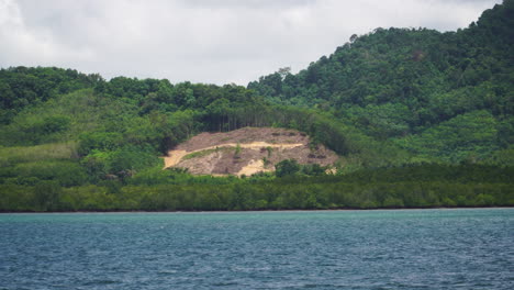 Área-Forestal-Deforestada-En-La-Isla-Tropical-Tailandesa-De-Koh-Samui.