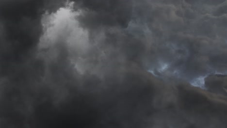 Belleza-De-Tormentas-Eléctricas-Y-Nubes-Oscuras-Fondo-4k
