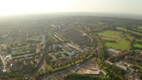 Luftschieberaufnahme-über-Belsize-Park-Und-Hampstead-Heath-London